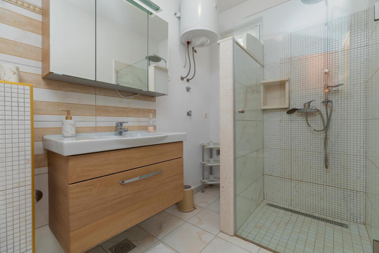 Apartments By The Sea Duce, Omis - 2992 Dugi Rat Exterior photo