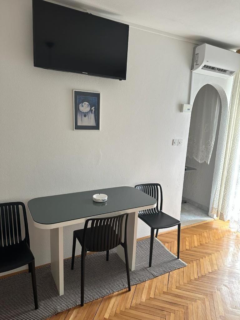 Apartments By The Sea Duce, Omis - 2992 Dugi Rat Room photo